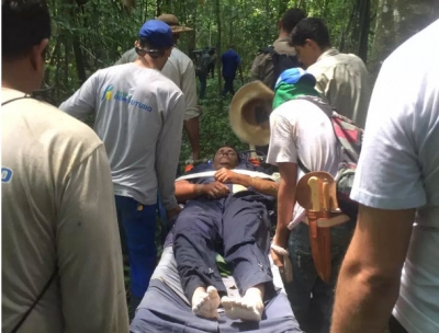 Piloto que sobreviveu após queda de avião é internado em UTI