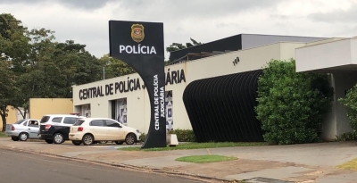 Homem descobre traição, atropela amante e acaba preso