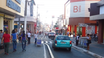 Lojas de Marília passam a funcionar das 9 às 17 horas a partir de sábado