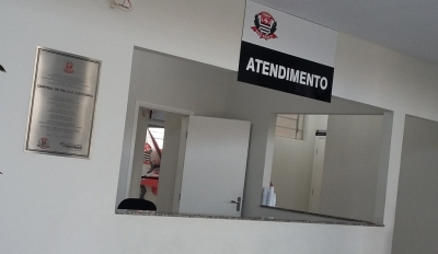 Estudantes de 14 anos brigam em sala de aula
