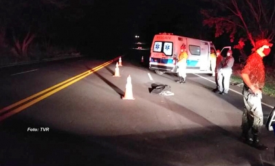 Polícia tenta identificar veículo que atropelou e matou homem na SP-294