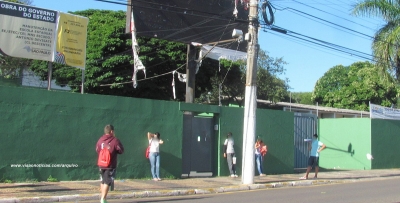 Estudante é assaltada em frente à escola