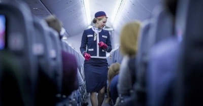 Da maquiagem às unhas: aéreas são condenadas por exigir padrões sem custear