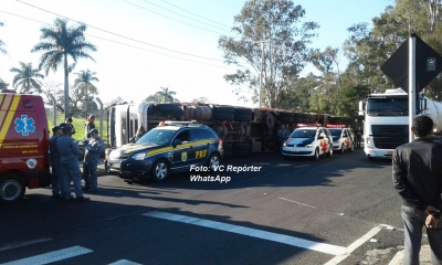 Carreta tomba na BR-153. É a 4ª só este ano