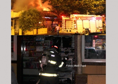 Fogo destrói loja na região. Incêndio pode ter sido criminoso