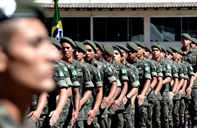 Coronavírus: Bolsonaro prorroga prazo para alistamento militar até setembro