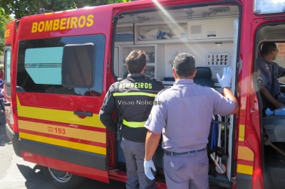 Motorista se acidenta com Kombi na Via Expressa