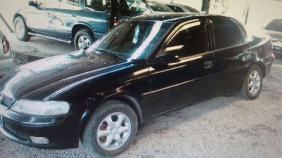 Polícia Rodoviária apreende carro na SP-333