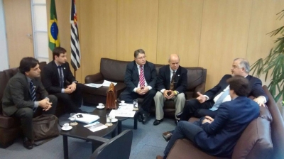 Comitiva protocola documentação em SP e processo avança