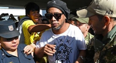 Ronaldinho vai para prisão domiciliar, mas segue no Paraguai