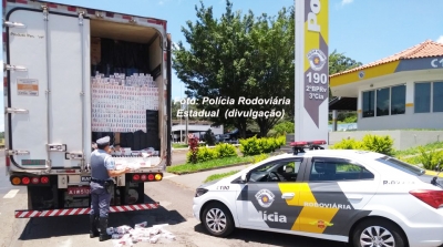 Contrabandistas usam carreta frigorífico para transportar cigarros
