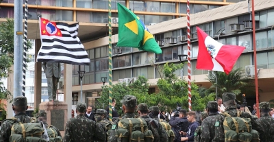 Ato cívico e desfile militar comemoram os 200 anos da Independência do Brasil em Marília