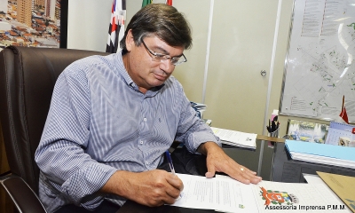 Prefeito revoga decretos que penalizavam servidores municipais em Marília