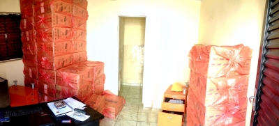 PM descobre depósito de cigarros contrabandeados em Marília