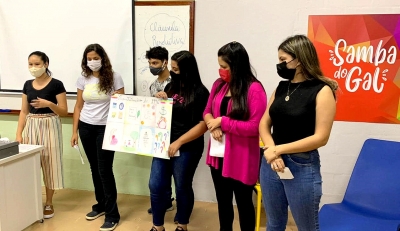 Acadêmicos de Direito da Unimar expressam o conhecimento sobre Constituição através da arte