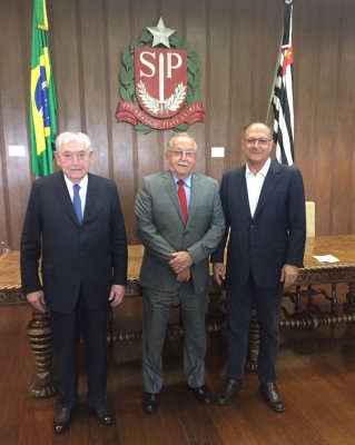 Comércio varejista busca apoio do governador contra feiras ilegais