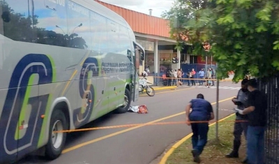 Ônibus da região atropela mulher na entrada de terminal rodoviário