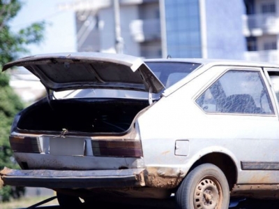 Grupo furta boi e carro quebra na estrada