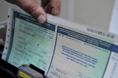 Veículos com placas terminadas em 0 devem ser licenciados em dezembro 