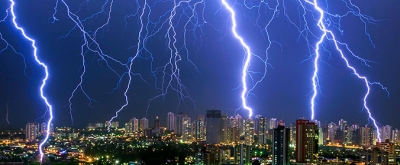 Crianças aprendem em jogo a se proteger de raios e enchentes