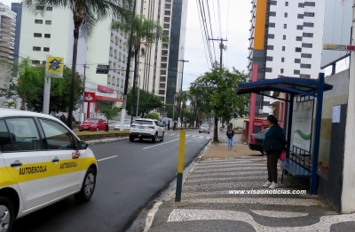 Comerciantes terão um ano para regularizar guias rebaixadas