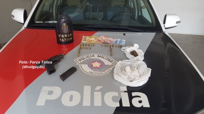 Líder do PCC é preso com pistola e drogas