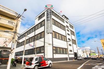 Motorista tem pertences furtados durante entrega