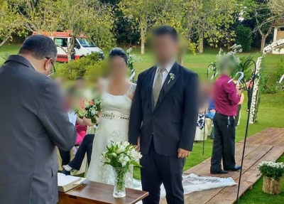 Samu demite médicos que usaram ambulância para ir a casamento