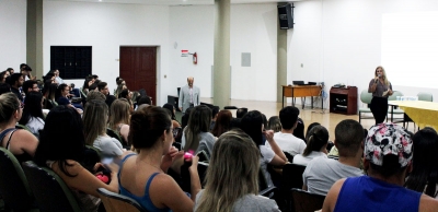 Curso de Farmácia da Unimar comemora data com palestra de egressos