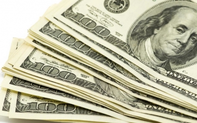 Dólar dispara e chega a bater R$ 3,58