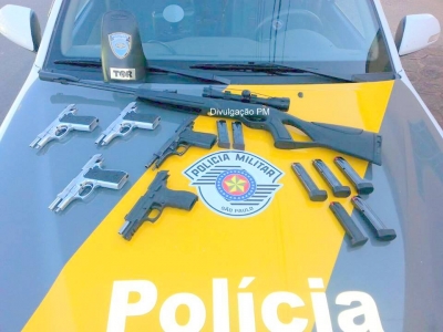 Homens são detidos com armas e munições compradas no Paraguai