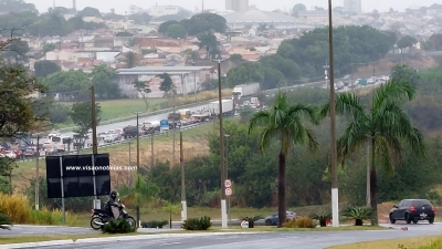 Acidentes complicam o trânsito na rodovia do Contorno em Marília