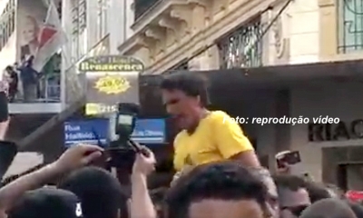 ATENTADO: Jair Bolsonaro é ferido a faca durante campanha