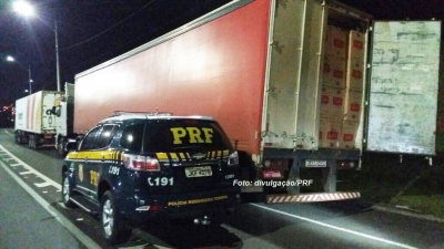 PRF apreende carretas com mais de R$ 1 milhão em cigarros