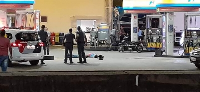 Morre assaltante baleado em posto de combustíveis da zona sul
