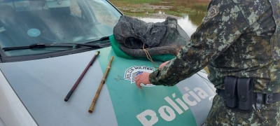 Dupla é multada em mais de R$ 2 mil por pesca na represa Cascata 