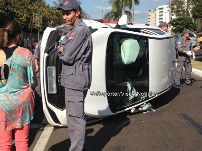 Capotamento é registrado na Esmeraldas