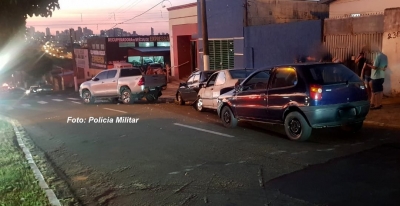 Briga de casal causa o engavetamento na via-expressa 