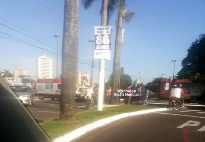 Acidente de trânsito na avenida das Esmeraldas