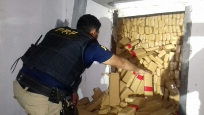 Polícia Rodoviária Federal apreende drogas que seriam trazidas para região
