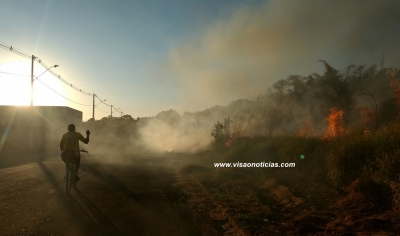 Fogo em mato, como sempre...