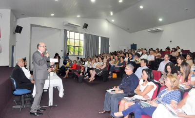 Diretores de escolas municipais participam de Seminário Jurídico Educacional 
