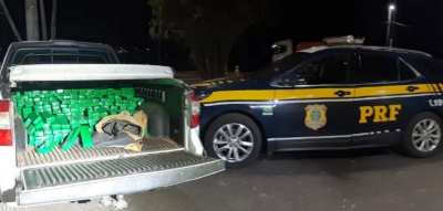 PRF prende três pessoas e apreende quase 300 kg de maconha na BR 153
