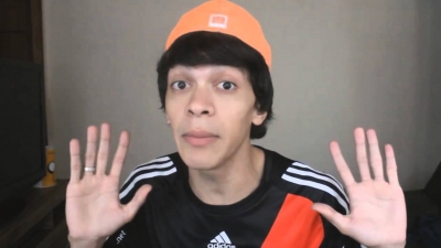 Comentário racista: youtuber grava vídeo e pede desculpas