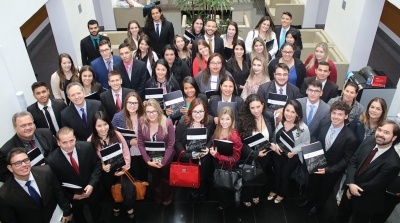 Alunos do Direito visitam Alesp e TJSP