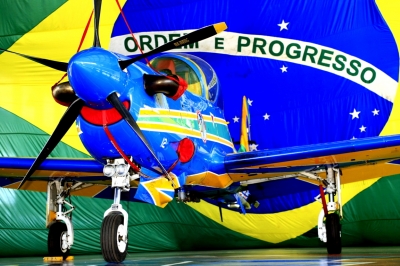 Esquadrilha da Fumaça comemora 64 anos