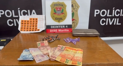 Traficante vende pinos de crack adesivados com imagem de 