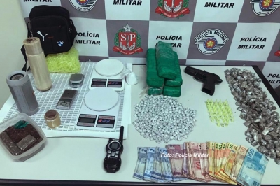 Atrás de moto furtada, PM apreende grande quantidade de drogas em Garça