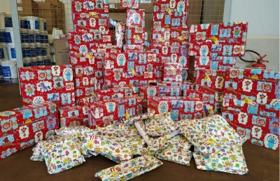 Entrevias entrega brinquedos e cestas natalinas à entidades sociais 