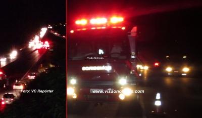 Acidente envolvendo ônibus, carreta e carro mata uma criança